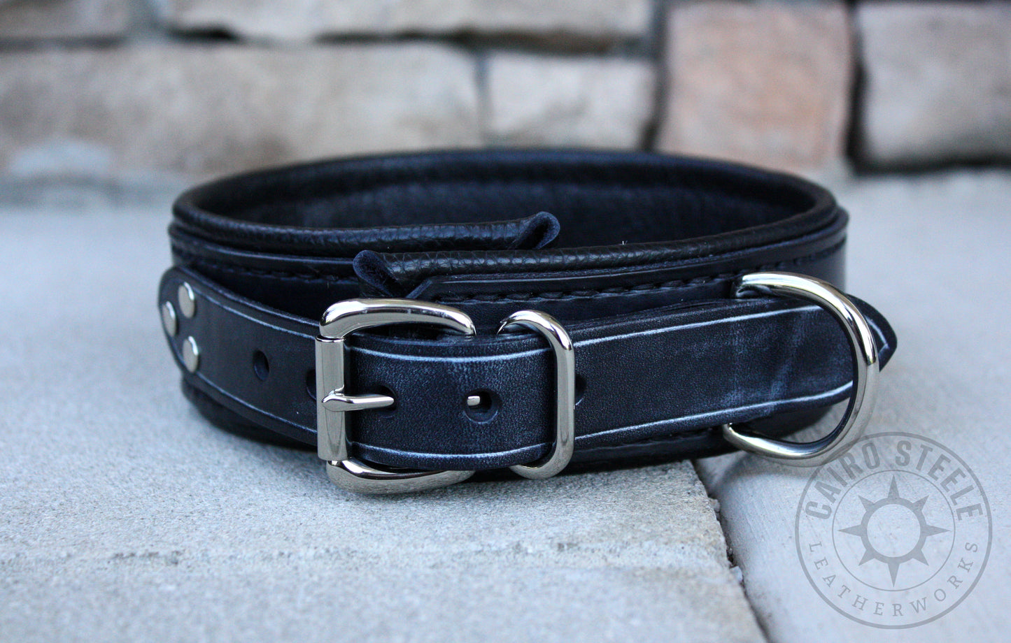 Black & Silver Pull Collar