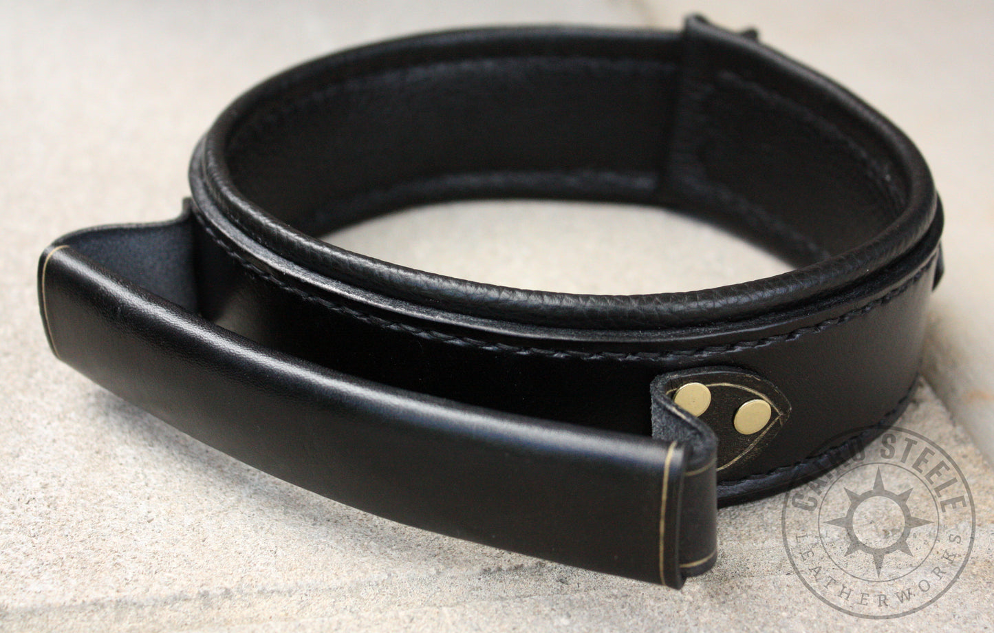 Black Leather Pull Collar