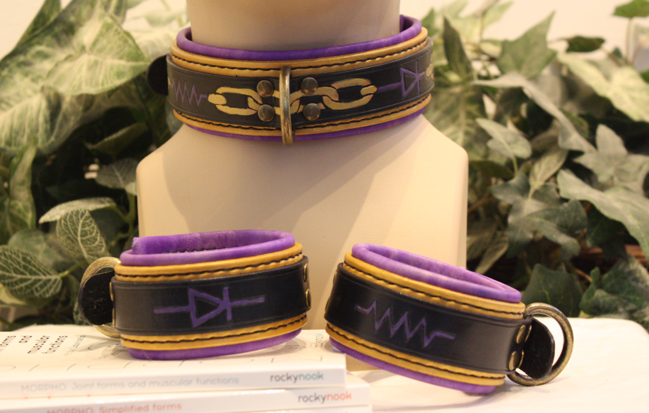 Gold Chain Collar & Cuff Set [2024]