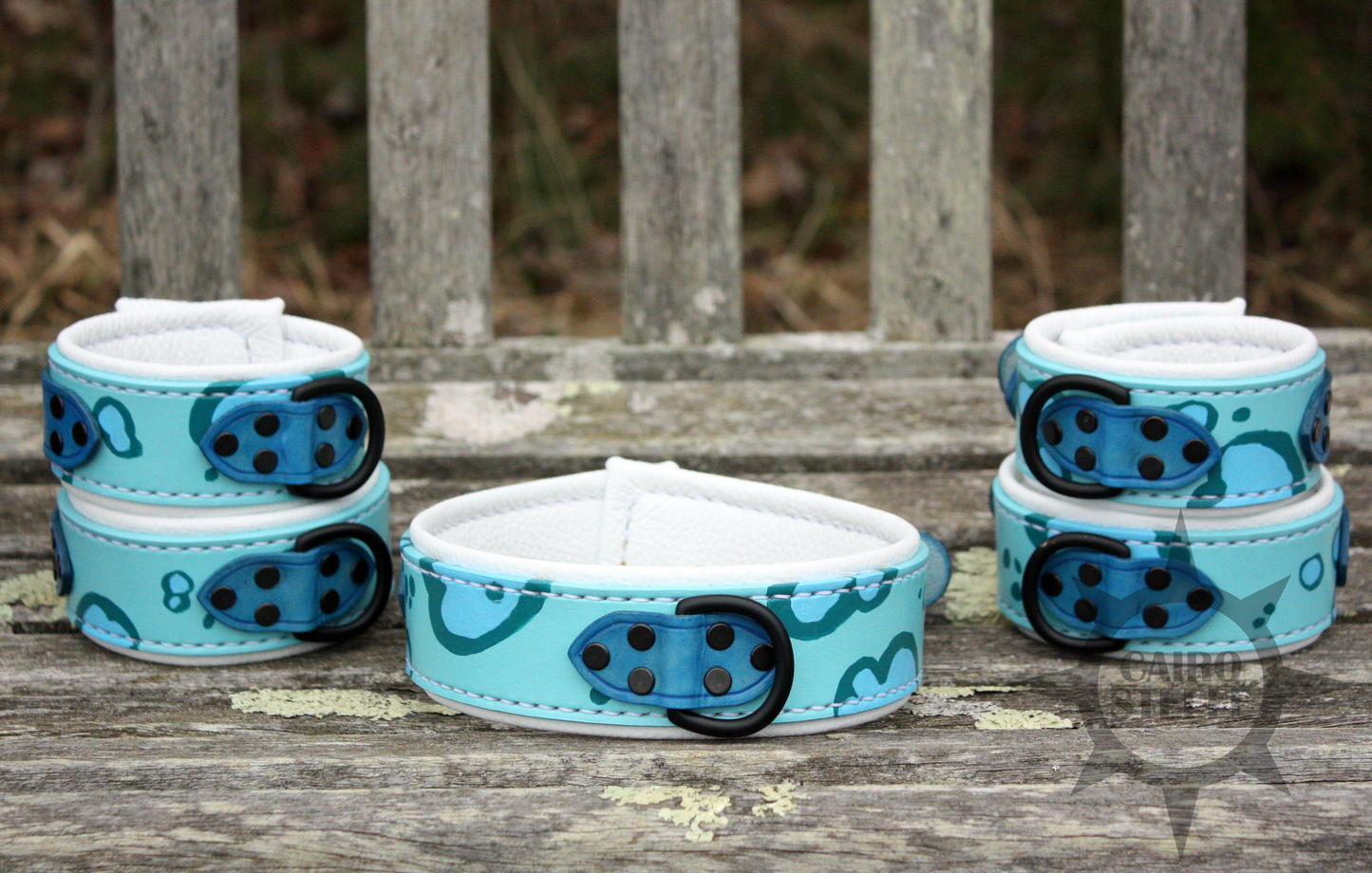 Blue Leopard-Print Collar & Cuff Set [2025]