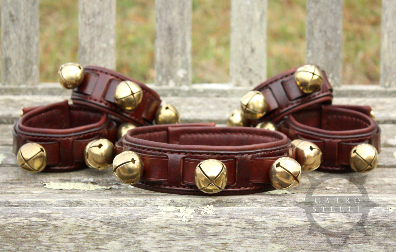 Sleighbell Collar & Cuff Set [2024]