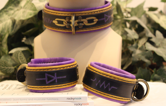 Gold Chain Collar & Cuff Set [2024]