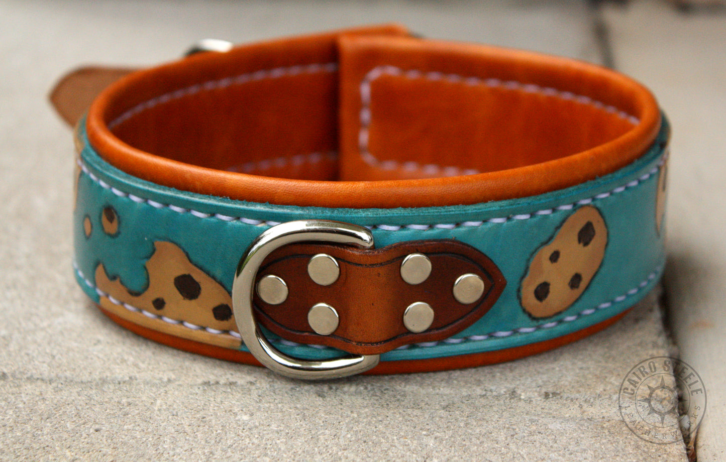 Cookie Collar & Short Leash [2025]
