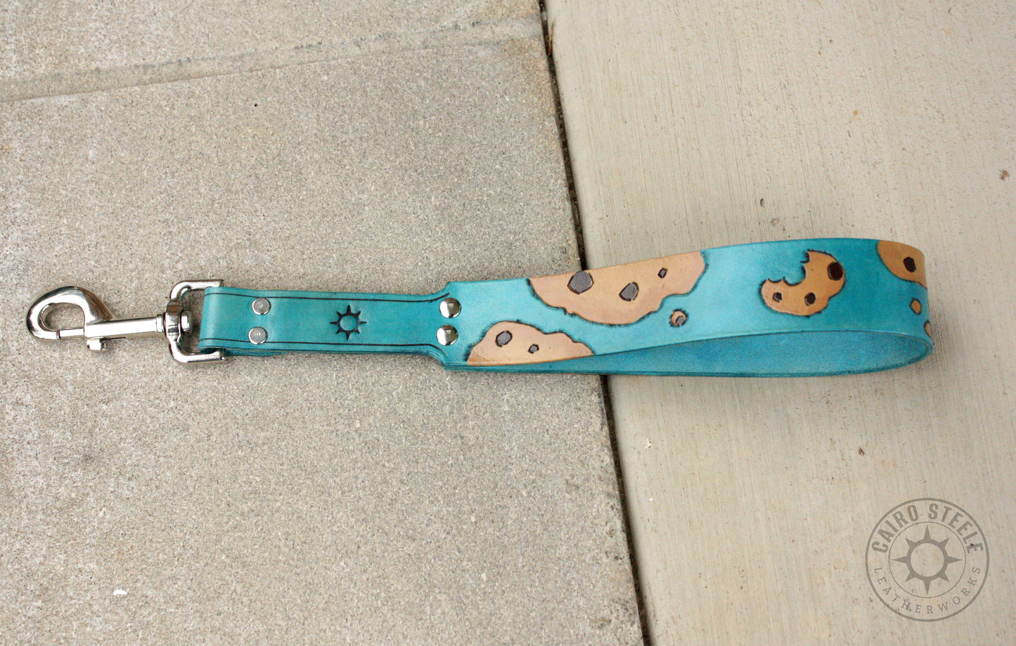 Cookie Collar & Short Leash [2025]