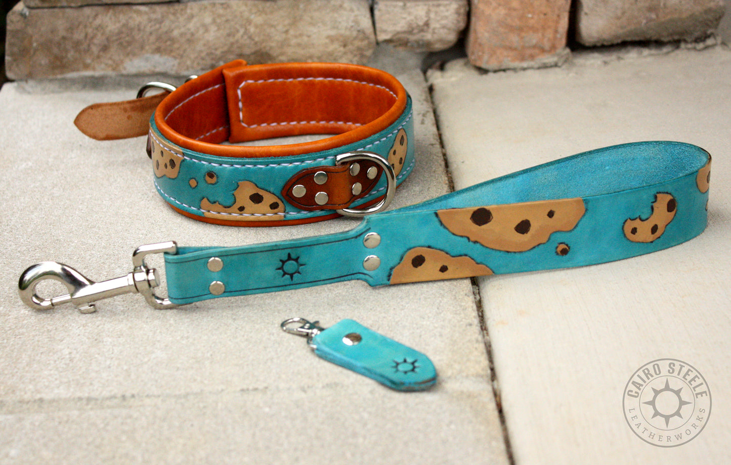 Cookie Collar & Short Leash [2025]