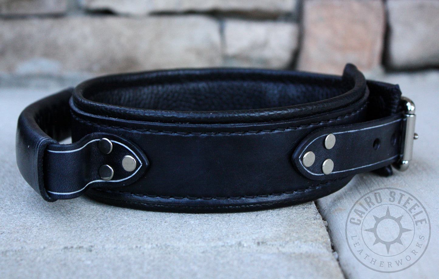 Black & Silver Pull Collar