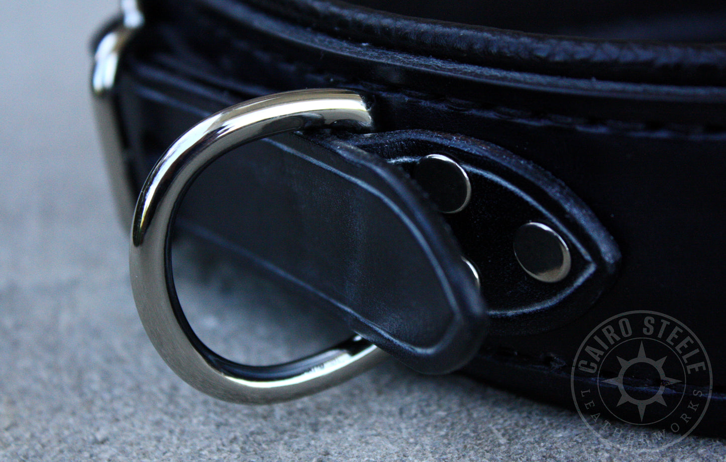Black & Silver Pull Collar