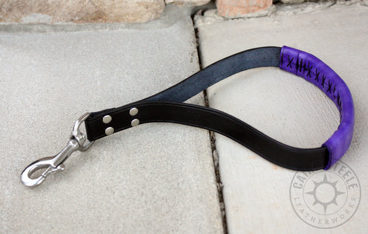 Wrapped Short Leash [2025]