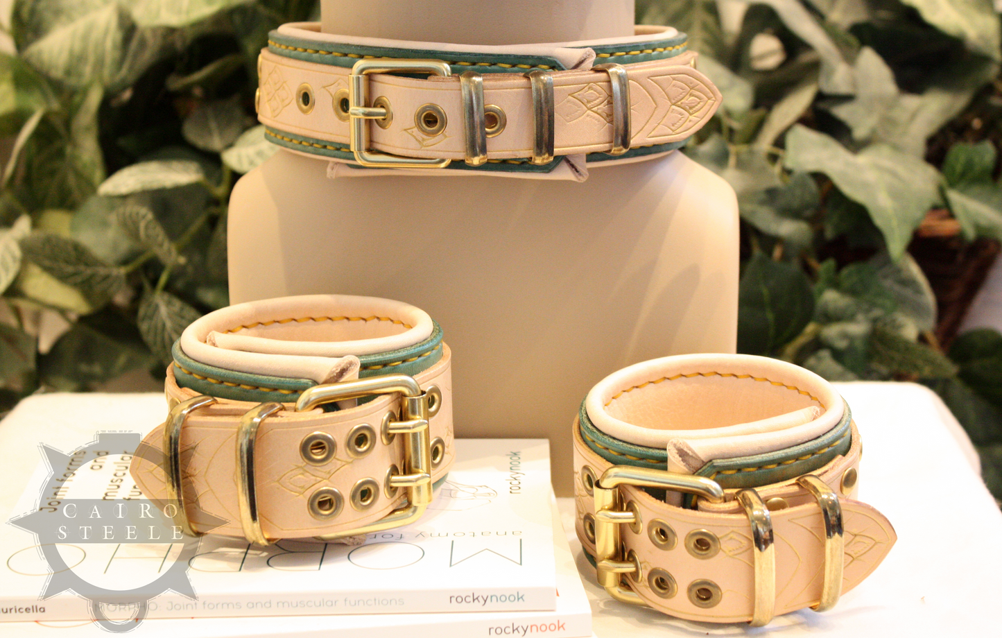 Natural Dragonscale Collar & Cuff Set [2024]